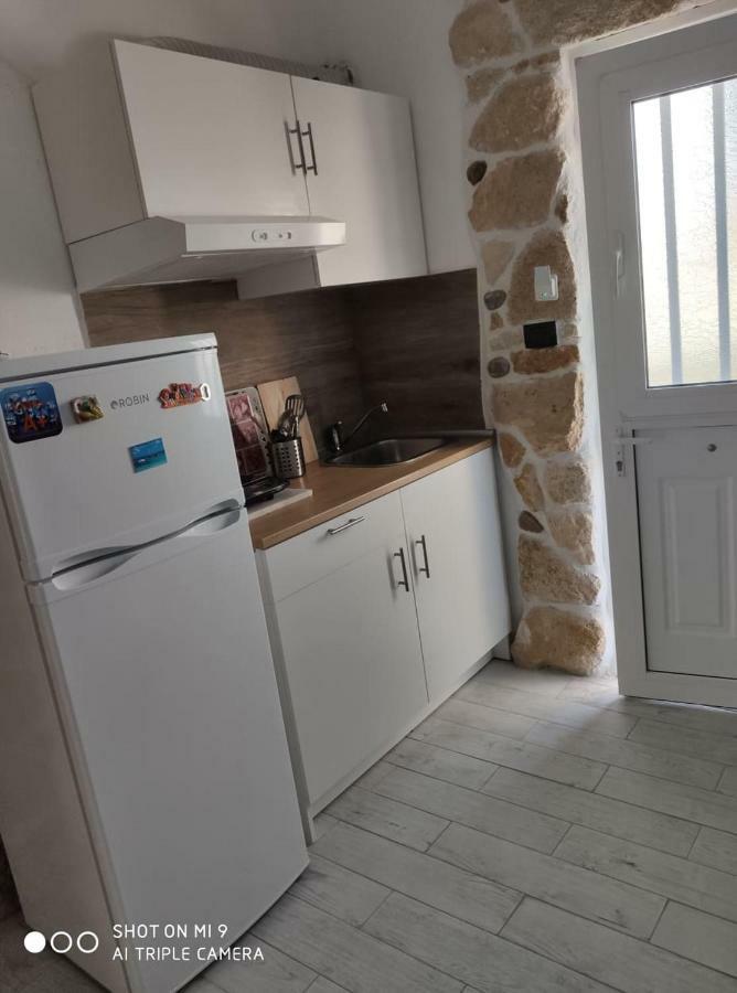 Malvina Rooms Kallithea  Bagian luar foto